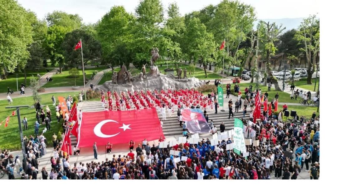 İlçe Milli Eğitim Müdürü Zengin, Gençlik Yürüyüşü'ne Katıldı